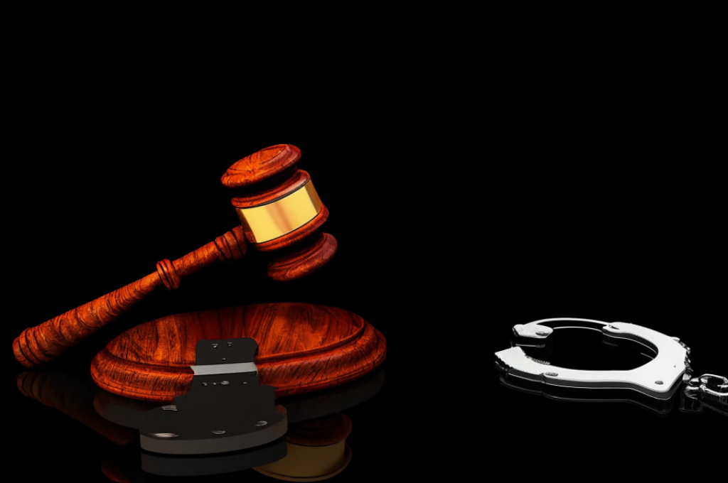 В Калининграде троих подростков будут судить за разбой, кражи и тяжкие преступления против сверстников В Калининграде троих подростков будут судить за разбой, кражи и тяжкие преступления против сверстников