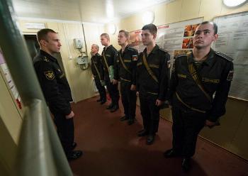 Двум категориям военных-контрактников в Калининградской области выплатят по 100 тысяч рублей