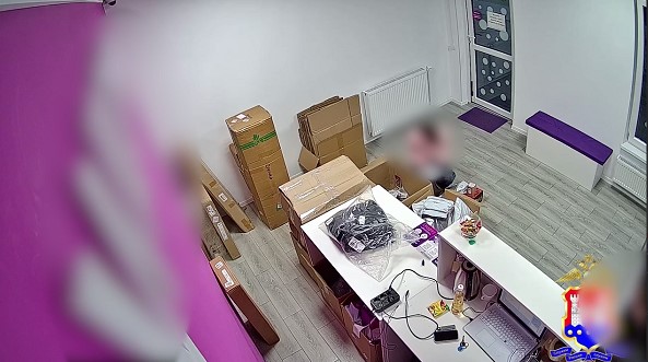 В Калининграде задержали работников пункта выдачи, которые воровали товары маркетплейса В Калининграде задержали работников пункта выдачи, которые воровали товары маркетплейса