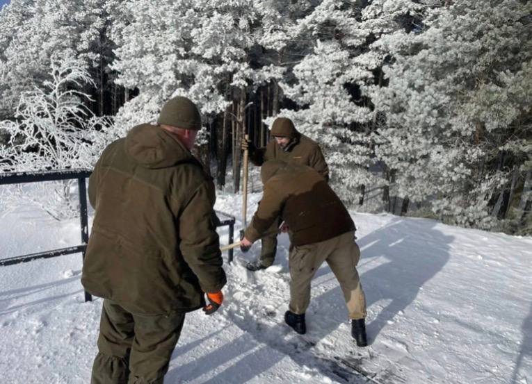 На Куршской косе попросили гостей воздержаться от поездок в ближайшие дни из-за льда На Куршской косе попросили гостей воздержаться от поездок в ближайшие дни из-за льда