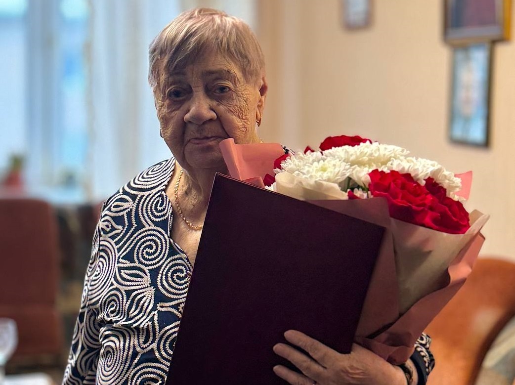 В 13 пошла работать на склад 3 Белорусского фронта: в Калининграде поздравили ветерана с 96-летием В 13 пошла работать на склад 3 Белорусского фронта: в Калининграде поздравили ветерана с 96-летием