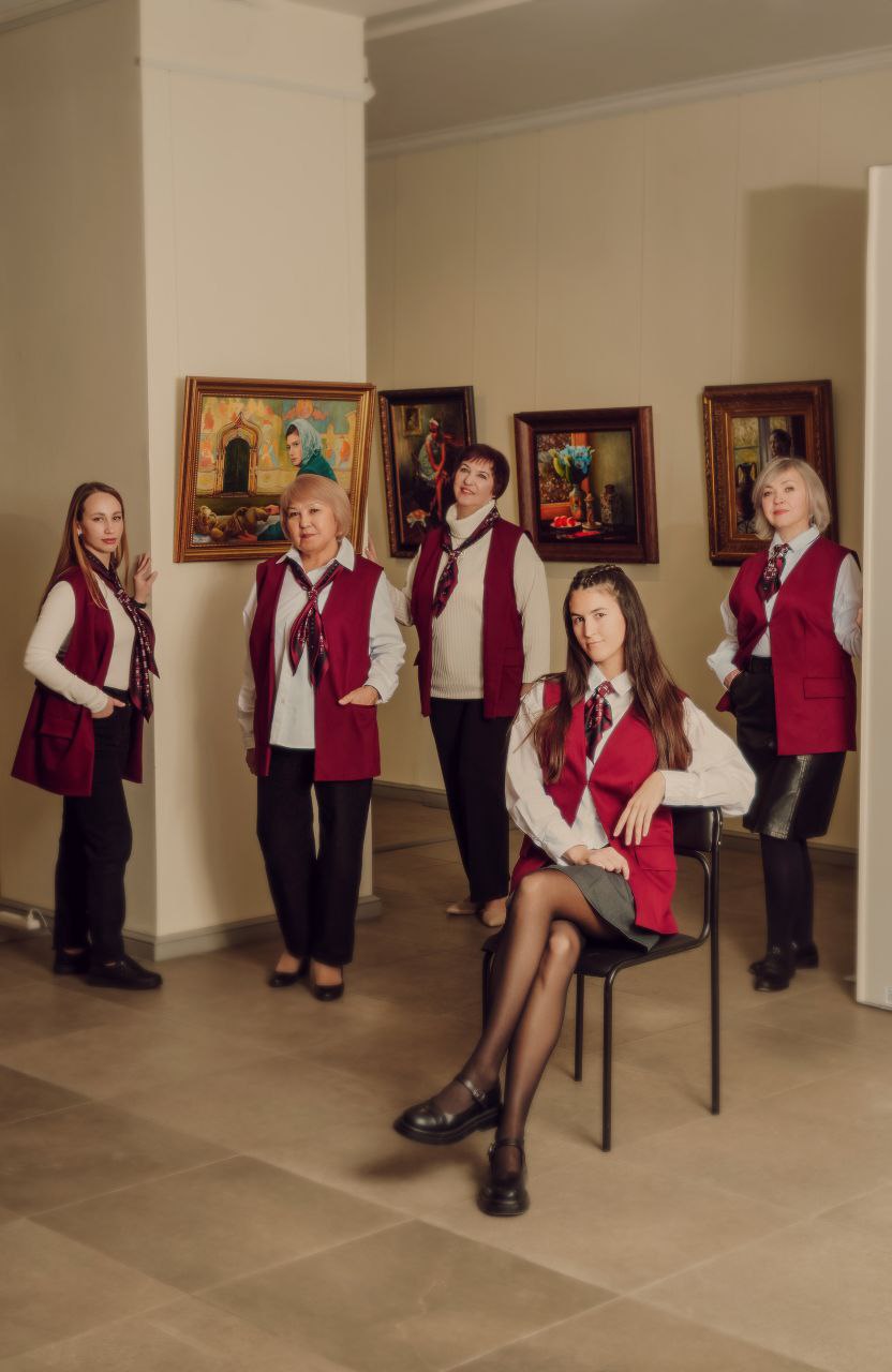 Сотрудники историко-художественного музея показали новую униформу Сотрудники историко-художественного музея показали новую униформу
