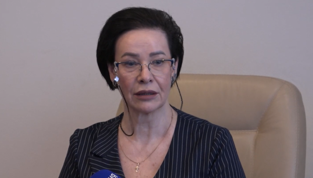 Елена Дятлова рассказала, кто отвечает за сосульки на крышах Елена Дятлова рассказала, кто отвечает за сосульки на крышах