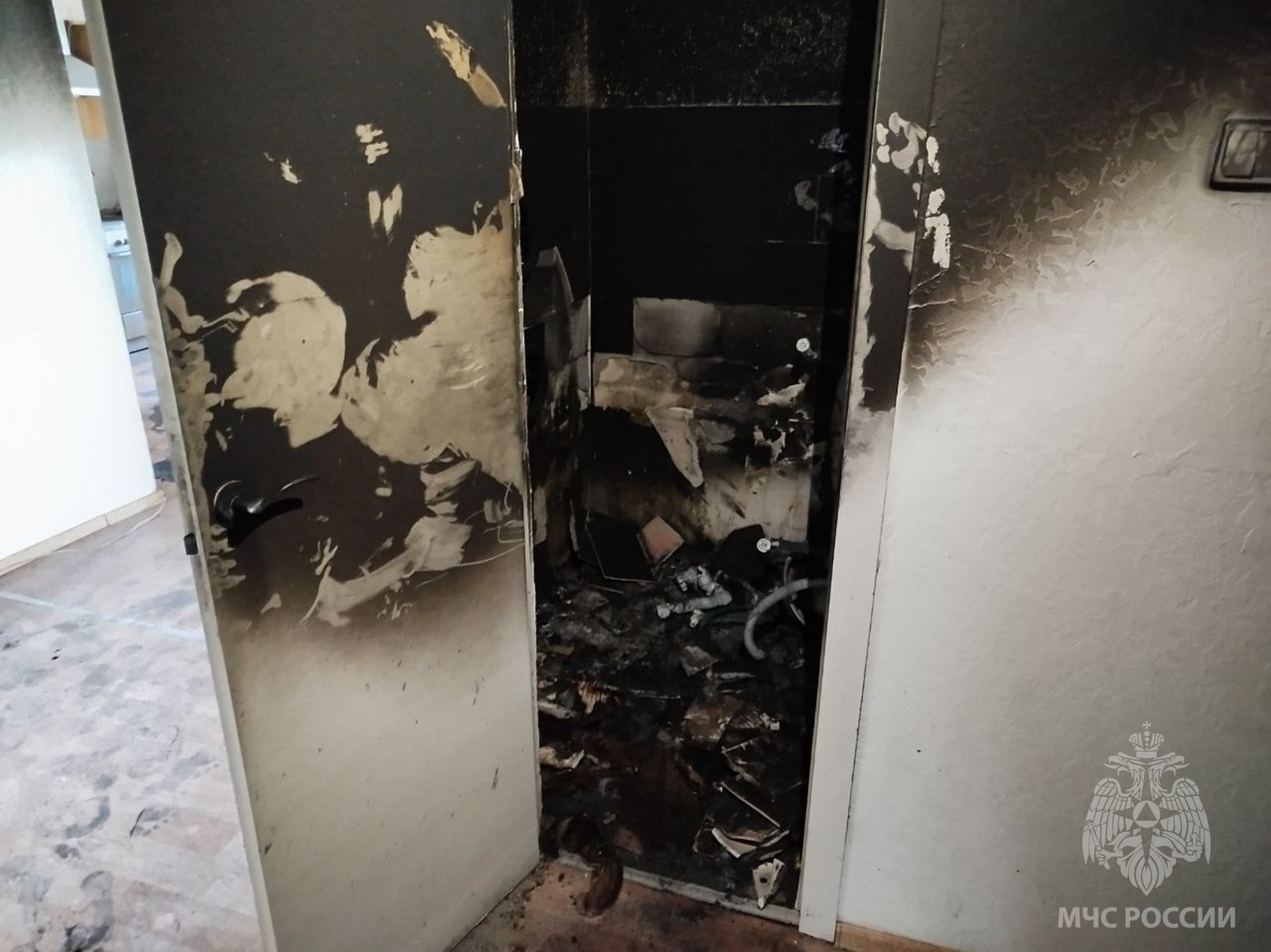 В Советске непотушенная сигарета едва не спалила квартиру В Советске непотушенная сигарета едва не спалила квартиру