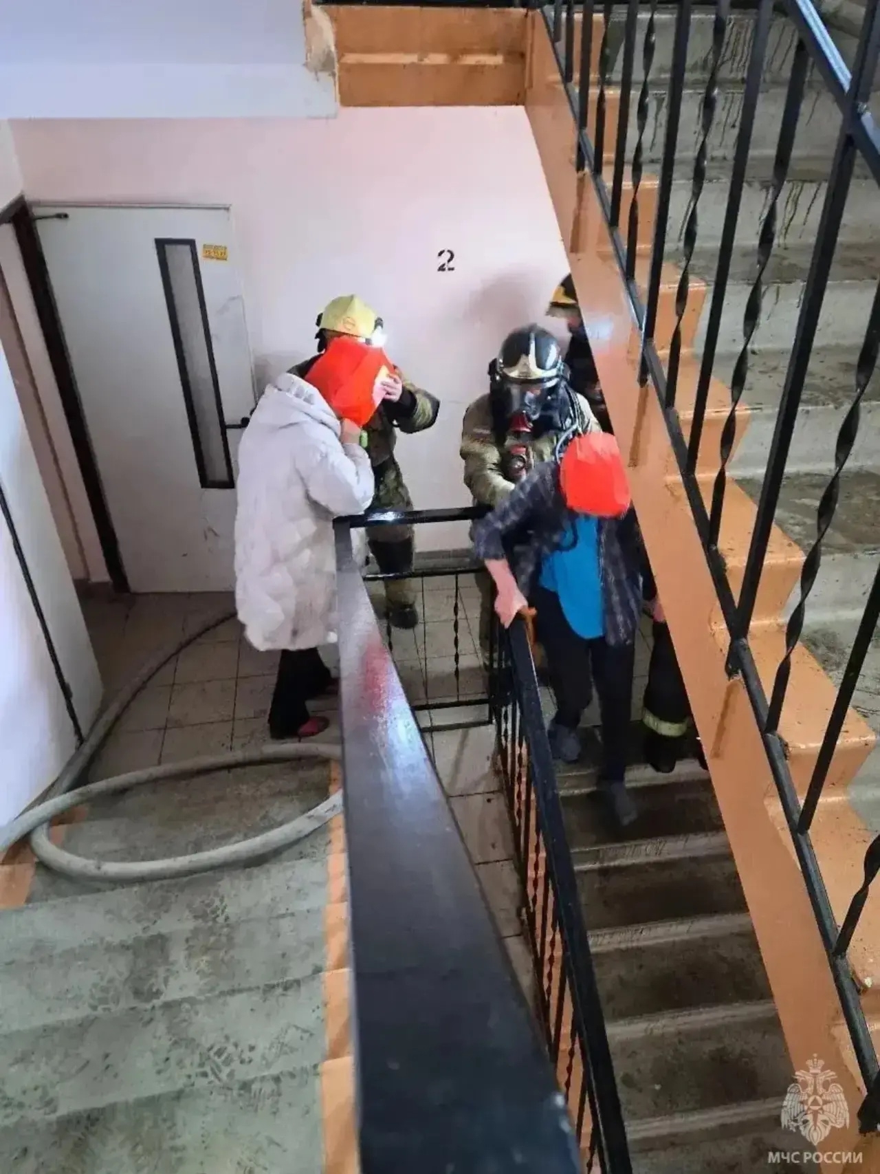 Из-за пожара в квартире на Согласия пострадали взрослый и 5-летний ребёнок Из-за пожара в квартире на Согласия пострадали взрослый и 5-летний ребёнок