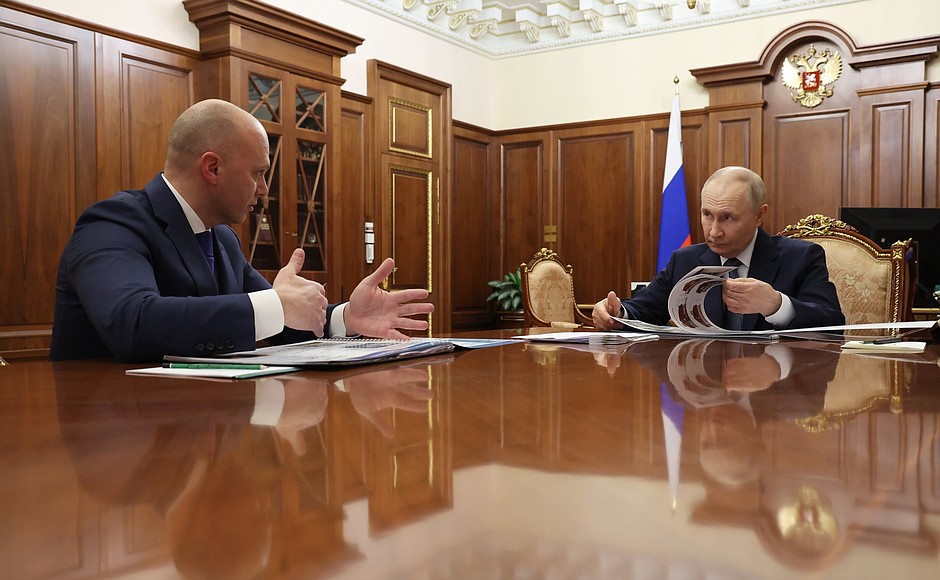Выплаты, льготы, реабилитация и новые проекты: Алексей Беспрозванных обсудил с Владимиром Путиным меры поддержки участников СВО Выплаты, льготы, реабилитация и новые проекты: Алексей Беспрозванных обсудил с Владимиром Путиным меры поддержки участников СВО