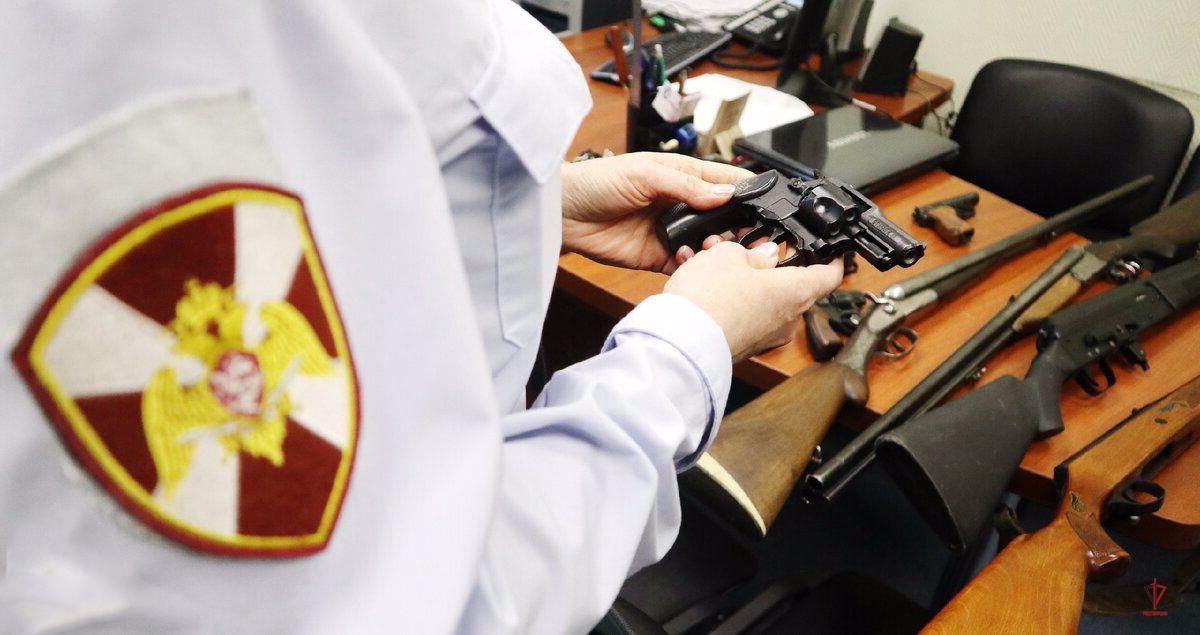 Калининградцы за два месяца добровольно сдали 80 единиц оружия Калининградцы за два месяца добровольно сдали 80 единиц оружия