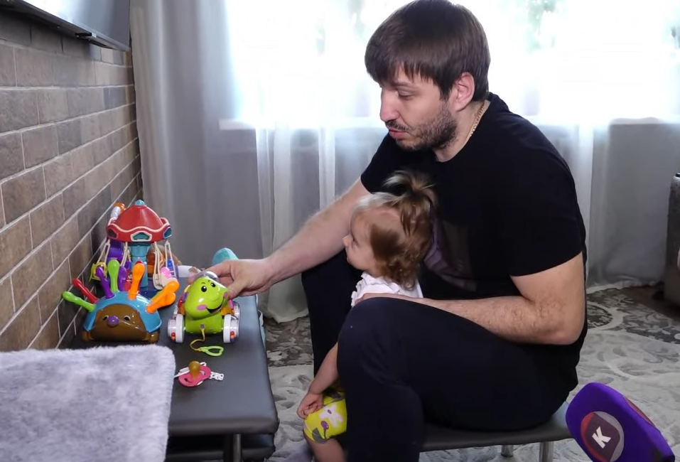 В Калининграде многодетная семья борется за здоровое детство своей дочери В Калининграде многодетная семья борется за здоровое детство своей дочери