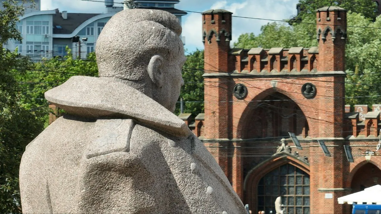 Администрация Калининграда выделила почти 3 миллиона рублей на уход за памятниками Администрация Калининграда выделила почти 3 миллиона рублей на уход за памятниками