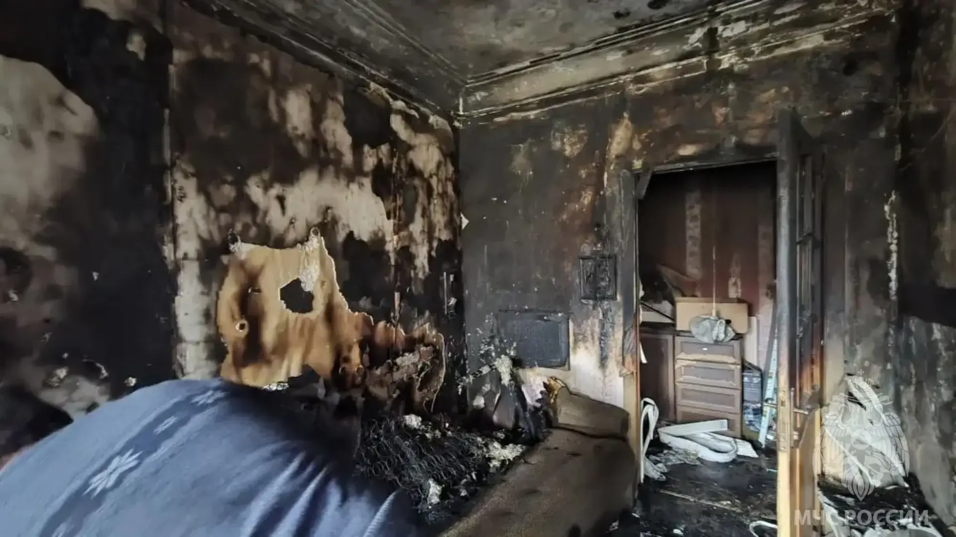 В Балтийске сотрудники МЧС потушили пожар в жилой квартире В Балтийске сотрудники МЧС потушили пожар в жилой квартире