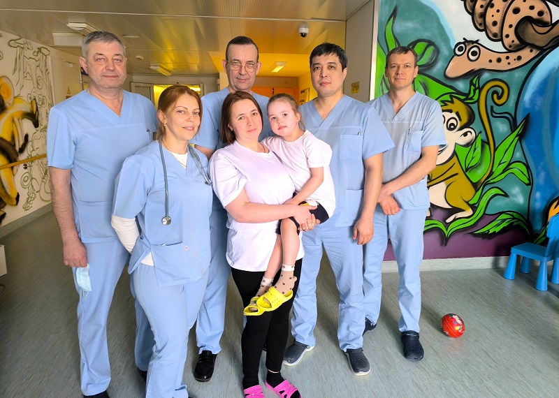 Калининградские кардиохирурги выполнили сложнейшую операцию на сердце 4-летней девочки Калининградские кардиохирурги выполнили сложнейшую операцию на сердце 4-летней девочки