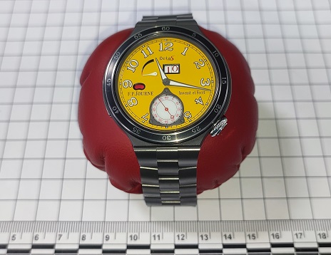 В Багратионовске задержали мужчину, который не задекларировал коллекционные часы стоимостью 12 млн рублей В Багратионовске задержали мужчину, который не задекларировал коллекционные часы стоимостью 12 млн рублей