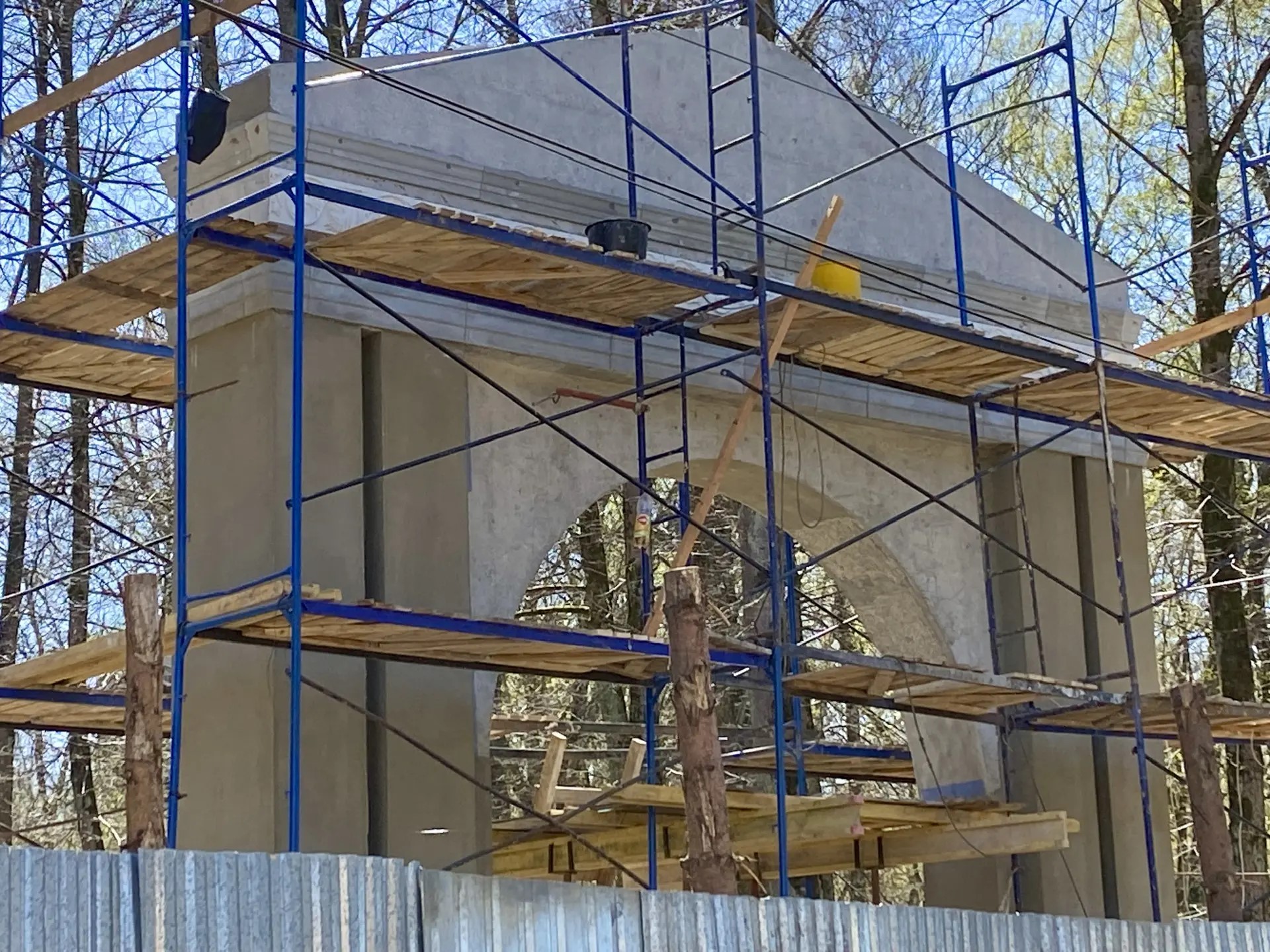 В Советске возобновились работы по восстановлению исторической арки В Советске возобновились работы по восстановлению исторической арки