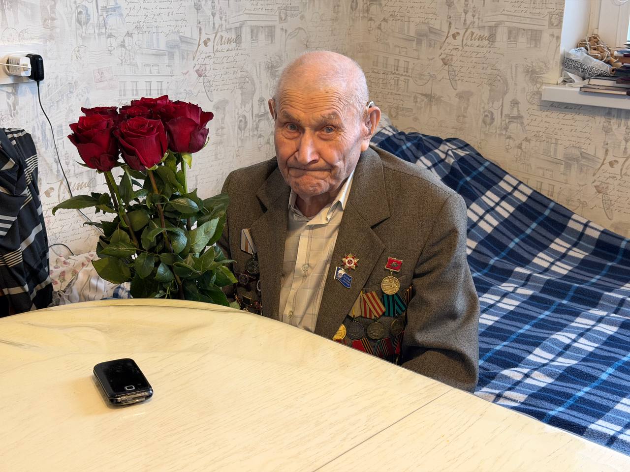 Елена Дятлова поздравила с годовщиной взятия Кёнигсберга участника штурма Зию Салихова Елена Дятлова поздравила с годовщиной взятия Кёнигсберга участника штурма Зию Салихова