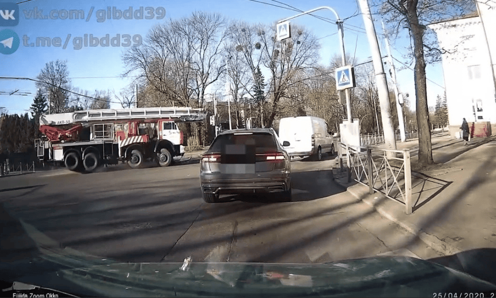 Появились подробности аварии с пожарной машиной в Калининграде Появились подробности аварии с пожарной машиной в Калининграде