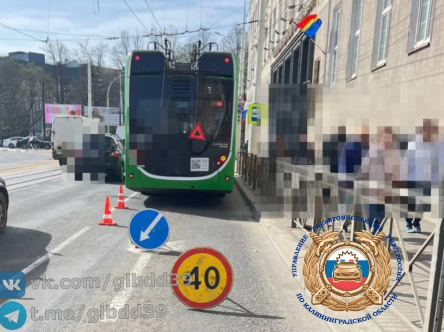 В Калининграде пассажирка троллейбуса получила травмы при резком торможении В Калининграде пассажирка троллейбуса получила травмы при резком торможении
