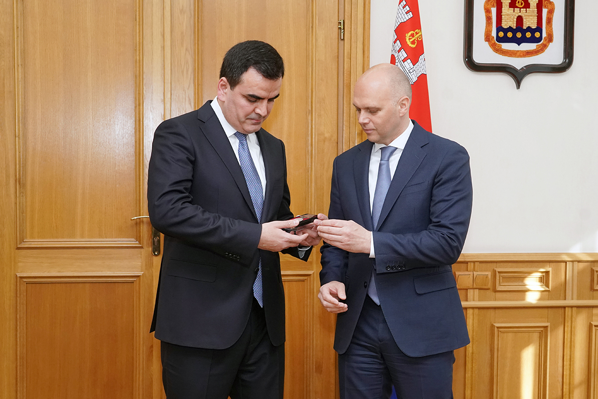 Алексей Беспрозванных вернул утерянную медаль бойца из Таджикистана его землякам Алексей Беспрозванных вернул утерянную медаль бойца из Таджикистана его землякам