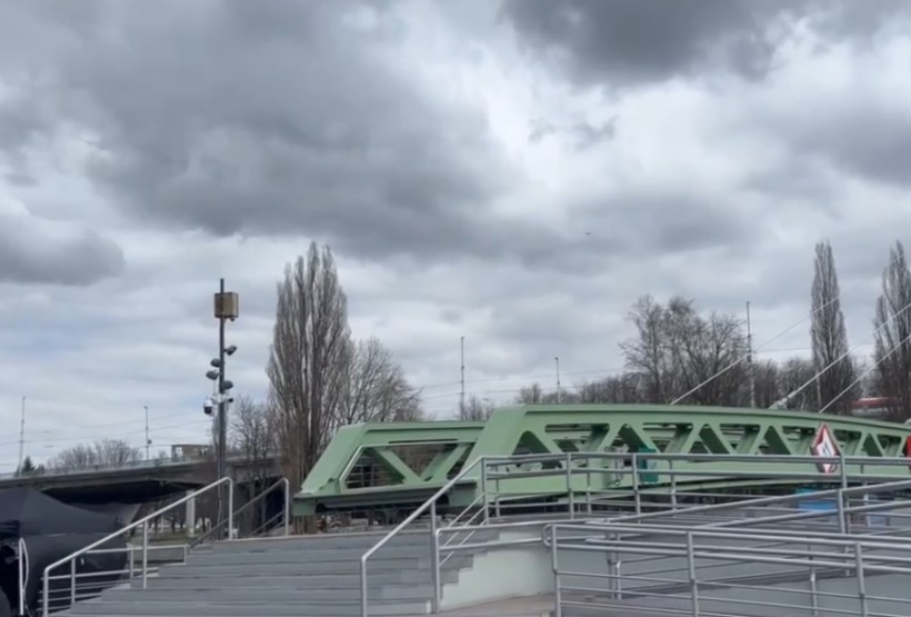 Аплодисменты и восторженные «Ура!»: как в Калининграде открыли Философский мост Аплодисменты и восторженные «Ура!»: как в Калининграде открыли Философский мост