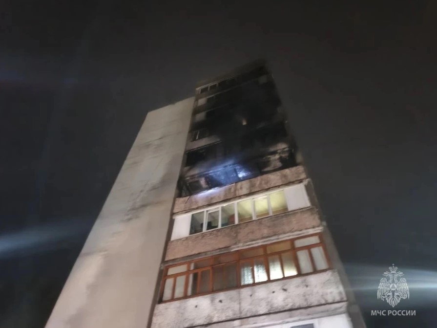 При пожаре в многоэтажке на улице Ефремова эвакуировали почти 50 человек При пожаре в многоэтажке на улице Ефремова эвакуировали почти 50 человек