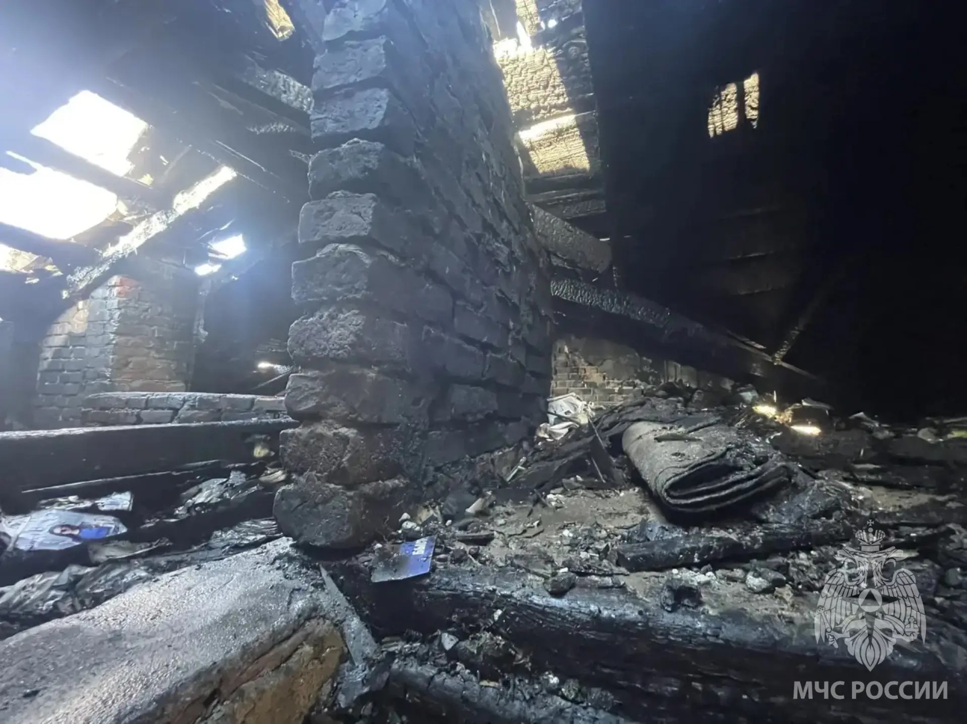 В Калининграде потушили пожар в пятиэтажке В Калининграде потушили пожар в пятиэтажке