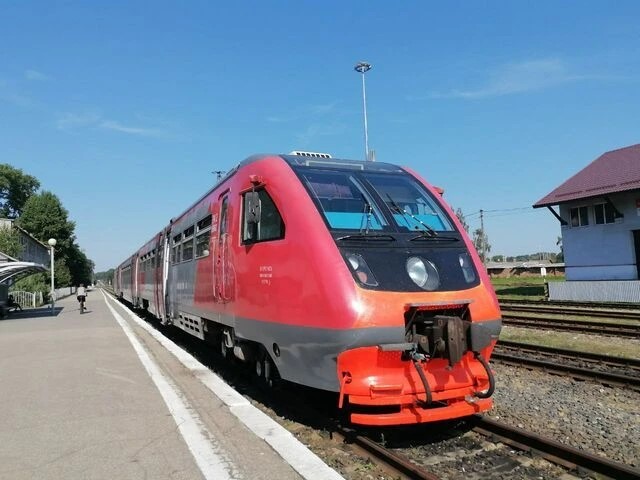 В честь праздников запустят два дополнительных пригородных поезда Калининград – Балтийск В честь праздников запустят два дополнительных пригородных поезда Калининград – Балтийск