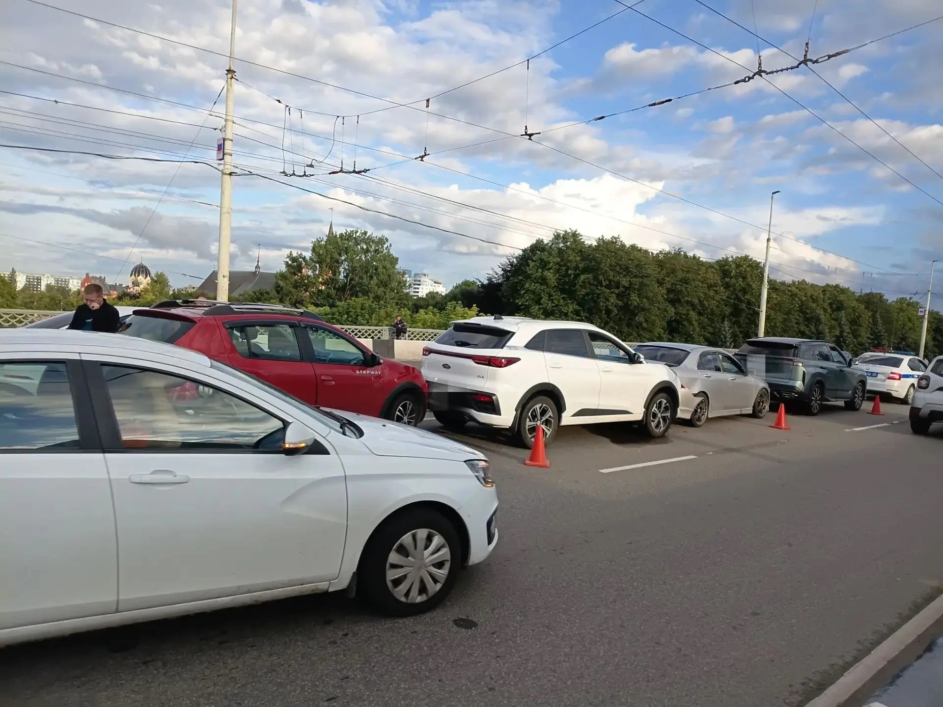 В Калининграде на Эстакадном мосту произощло массовое ДТП В Калининграде на Эстакадном мосту произощло массовое ДТП