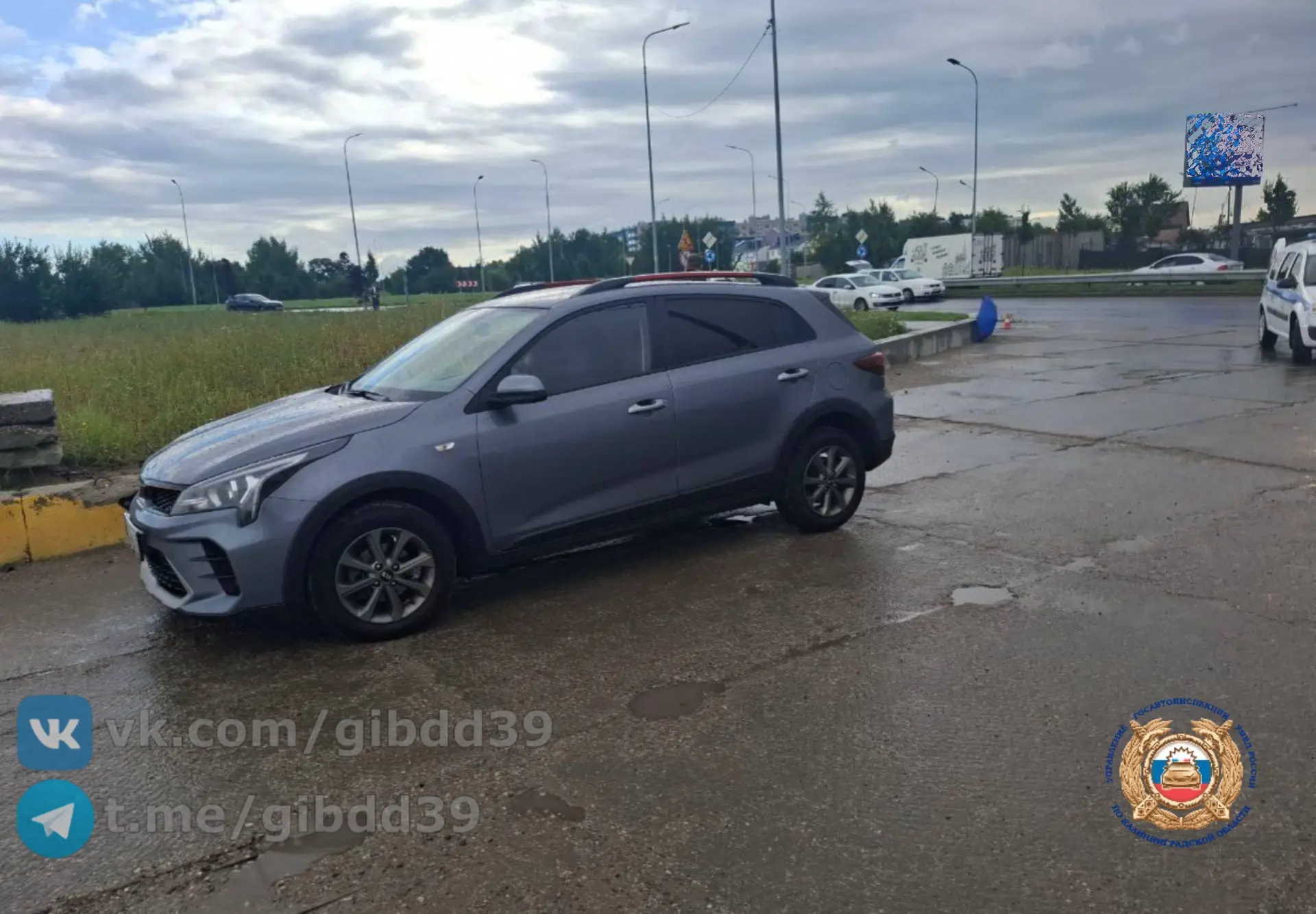 В Калининграде автомобиль выехал на тротуар и сбил пешехода В Калининграде автомобиль выехал на тротуар и сбил пешехода