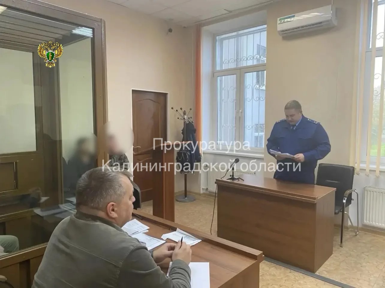 Калининградец ударил ножом отчима знакомой: его приговорили к трём годам колонии Калининградец ударил ножом отчима знакомой: его приговорили к трём годам колонии