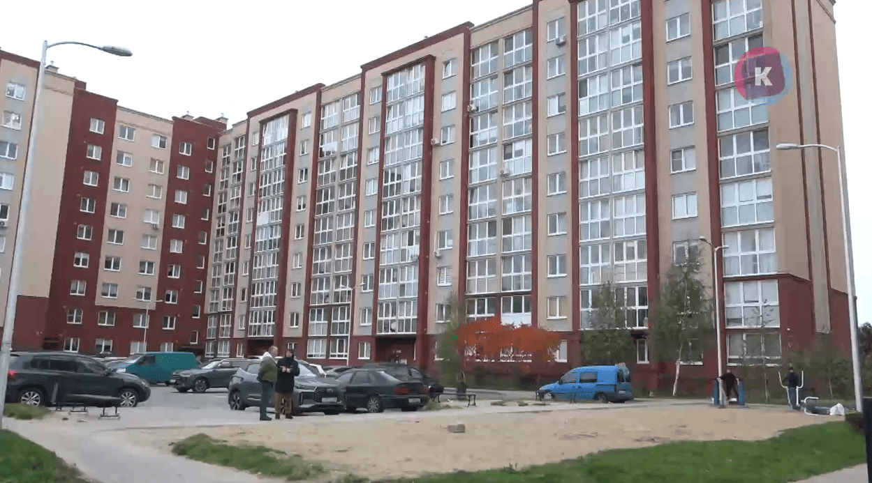 На улице Аксакова в Калининграде без ведома жителей снесли детскую площадку На улице Аксакова в Калининграде без ведома жителей снесли детскую площадку