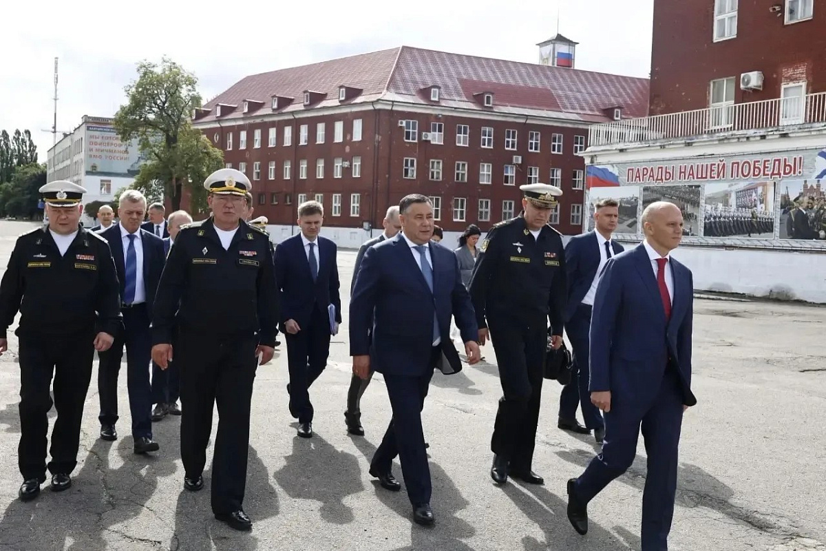 Игорь Руденя в День знаний посетил Нахимовское училище, школу №58 и военный вуз в Калининграде Игорь Руденя в День знаний посетил Нахимовское училище, школу №58 и военный вуз в Калининграде