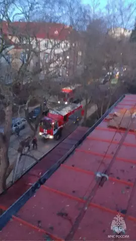 В Калининграде 25 пожарных тушили дом на Пацаева В Калининграде 25 пожарных тушили дом на Пацаева