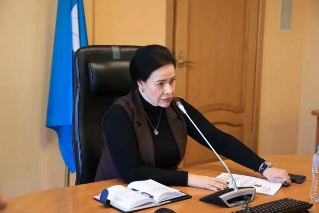 Елена Дятлова поздравила калининградцев с Днём России Елена Дятлова поздравила калининградцев с Днём России