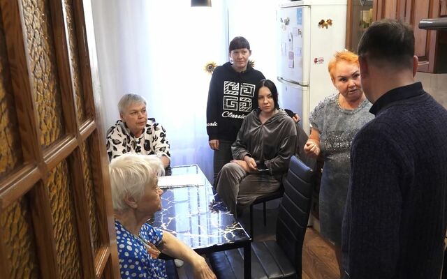 Жильцы дома на Куйбышева устали спасать 88-летнюю соседку Жильцы дома на Куйбышева устали спасать 88-летнюю соседку