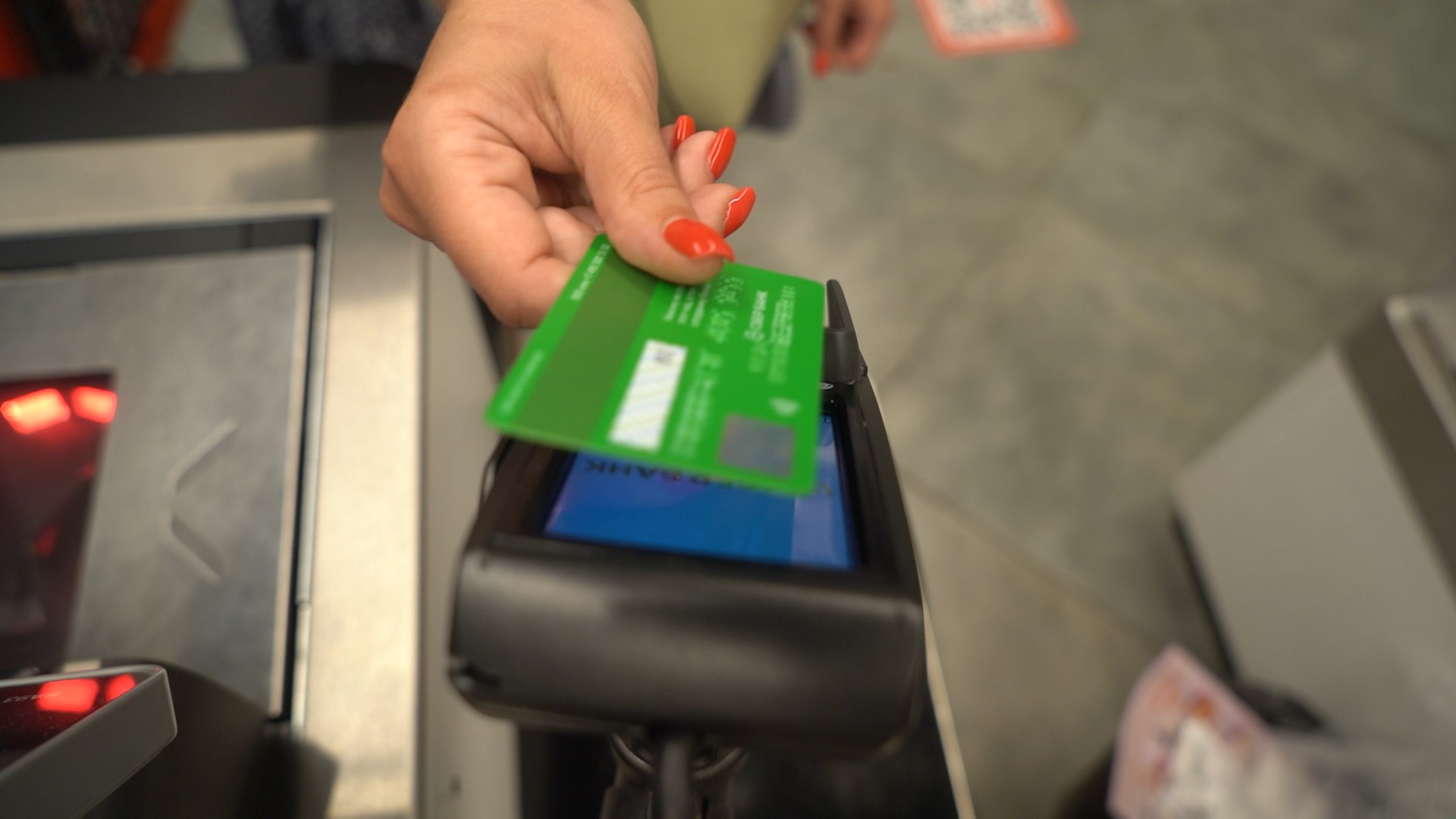 Жительницу Балтийска подозревают в краже 1 миллиона рублей с банковской карты Жительницу Балтийска подозревают в краже 1 миллиона рублей с банковской карты