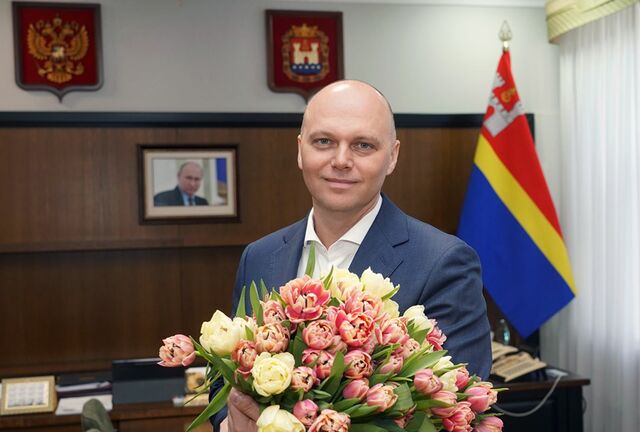 Губернатор поздравил калининградок с Международным женским днём Губернатор поздравил калининградок с Международным женским днём