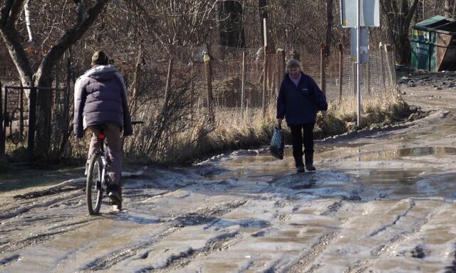 Дорога для отважных. В Отважном грунтовка превратилась в болото Дорога для отважных. В Отважном грунтовка превратилась в болото