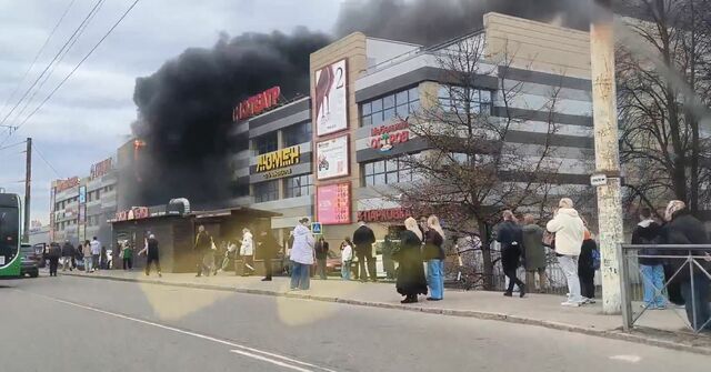 Беспрозванных взял на контроль ситуацию с пожаром в ТЦ «Гиант» в Калининграде Беспрозванных взял на контроль ситуацию с пожаром в ТЦ «Гиант» в Калининграде