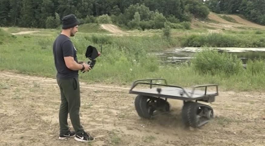 Калининградские изобретатели создали робота, который может вывозить раненых с поля боя