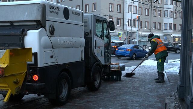 Сформировано 15 бригад: Калининграде усилили работу по ликвидации подтоплений Сформировано 15 бригад: Калининграде усилили работу по ликвидации подтоплений