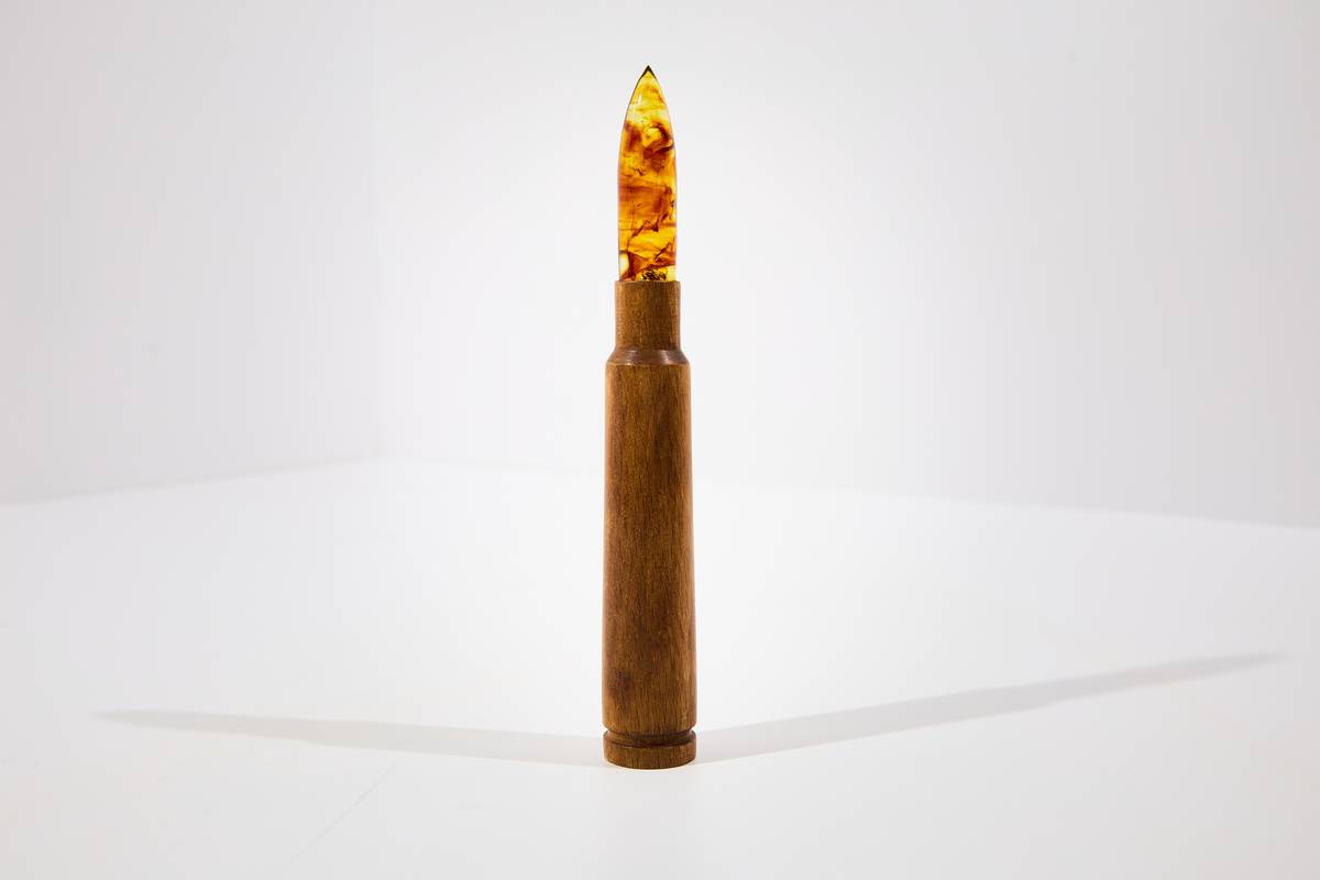 Янтарный комбинат представил нетипичный сувенир в честь 23 февраля Янтарный комбинат представил нетипичный сувенир в честь 23 февраля